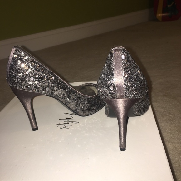 SILVER SEQUENCE HEELS - Picture 3 of 6